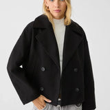 Chaqueta Destiny de corte corto con doble botonadura para un estilo moderno y elegante