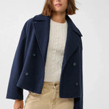 Chaqueta Destiny de corte corto con doble botonadura para un estilo moderno y elegante