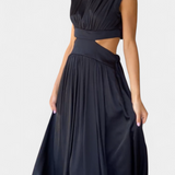 Elegante Conjunto Largo Jocelyn con Escote Alto y Detalle de Abertura Lateral para un look Minimalista y Sofisticado